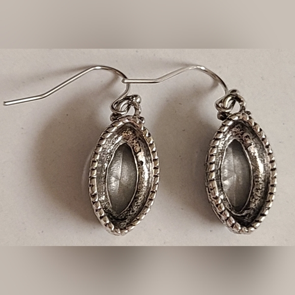 VINTAGE 3D RAINBOW IRIDESCENT TOPAZ CRYSTAL ANTIQUE SILVER DESIGN EARRINGS - Picture 14 of 17